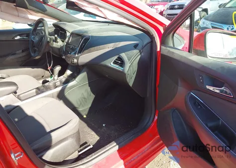 2018 Chevrolet Cruze Lt Auto z USA, uszkodzony, nr VIN 1G1BE5SM2J7150300